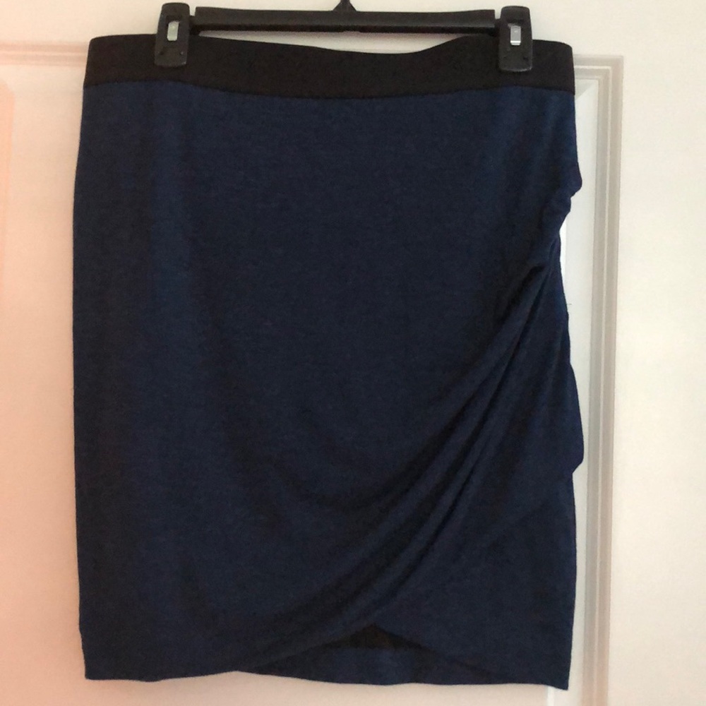 Navy knee length skirt, black elastic waistband!